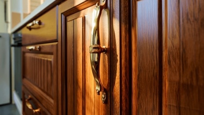 Cuisine : fini les façades sans poignées, ce
détail déco signe son grand retour en 2026