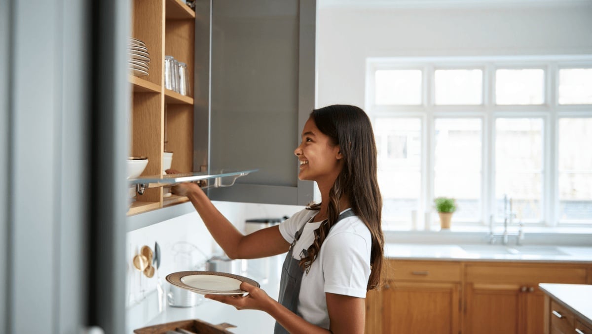 Les placards de cuisine vivent peut-être leurs
dernières heures : voici la nouvelle (et meilleure) façon de
ranger