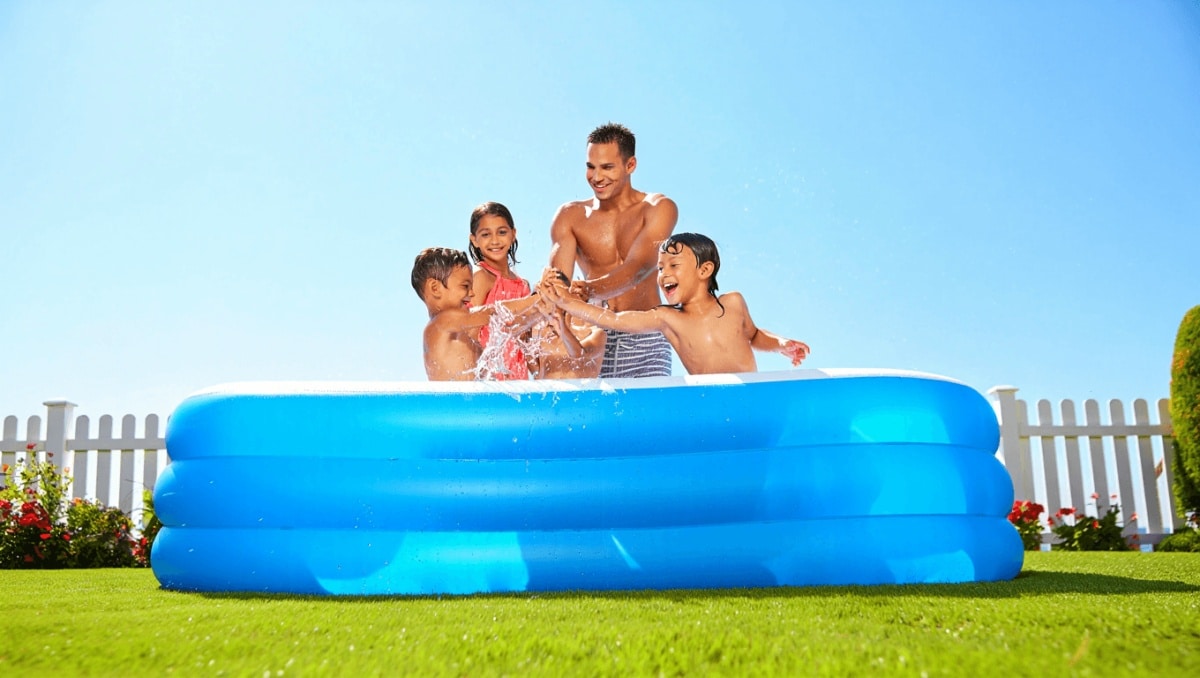 Oubliez la piscine creusée, cette alternative
Decathlon à 31 € permet de se rafraîchir tout l'été sans se
ruiner