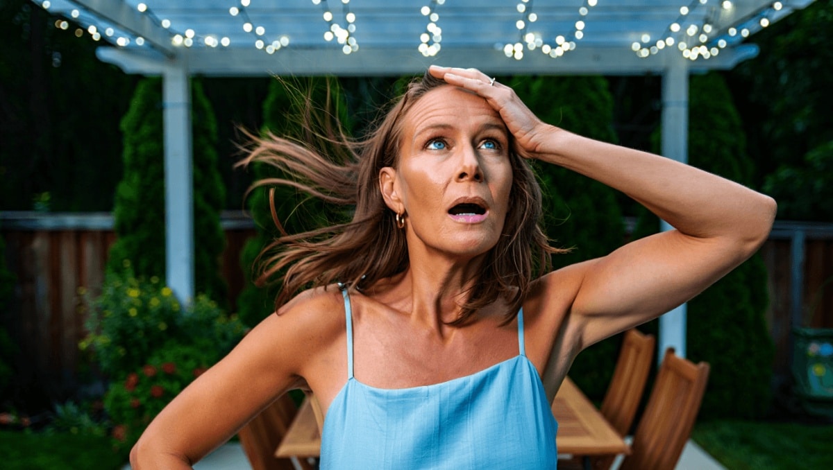 Adieu les guirlandes lumineuses et les
photophores : Decathlon dévoile une alternative stylée pour
illuminer vos soirées d'été
