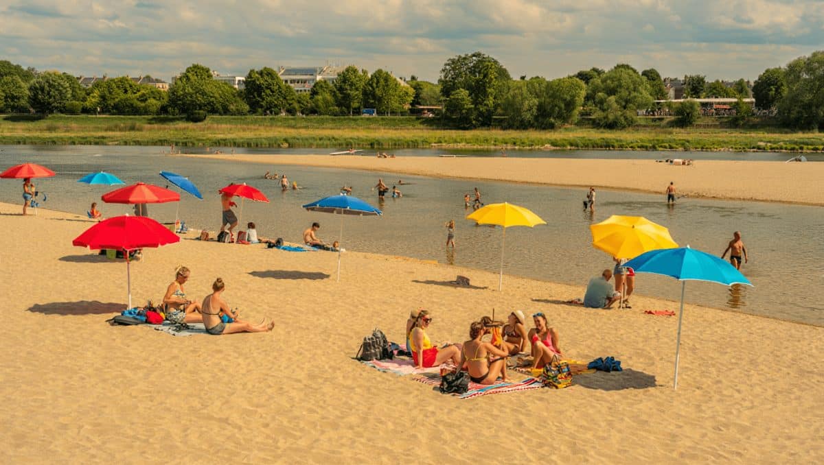 À 30 minutes de Paris, cette nouvelle plage qui
ouvre le 4 juillet est le rendez-vous immanquable de l'été pour les
Franciliens