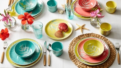 À 5 €, Primark Home signe la vaisselle la plus
désirable de l’été pour une table aux accents des Caraïbes