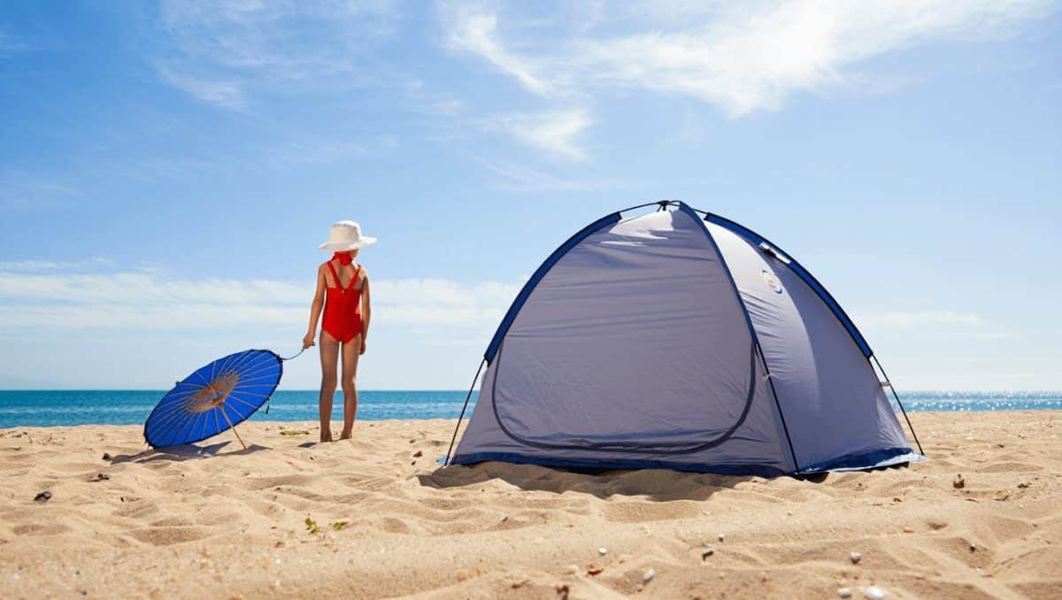 Ni parasol ni voile d'ombrage : cet abri Lidl à
11,99 € vous garde à l’ombre tout l’été