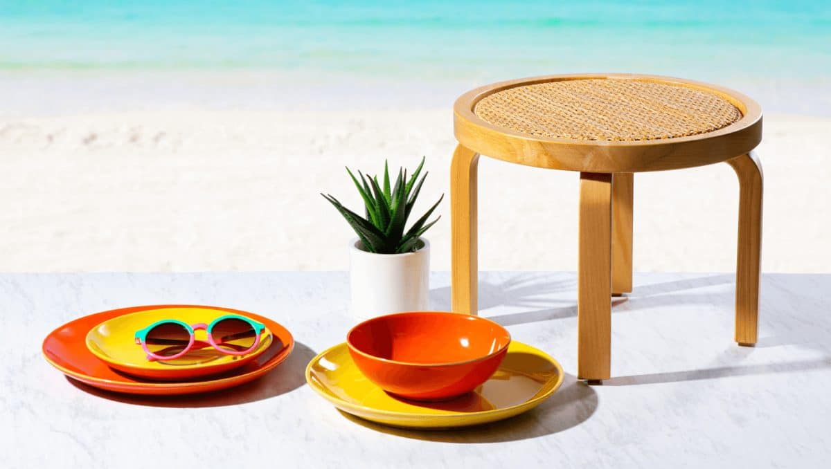 Vaisselle vitaminée et mobilier années 50 :
Monoprix dévoile une nouvelle collection avec un célèbre duo de
designers pour l'été