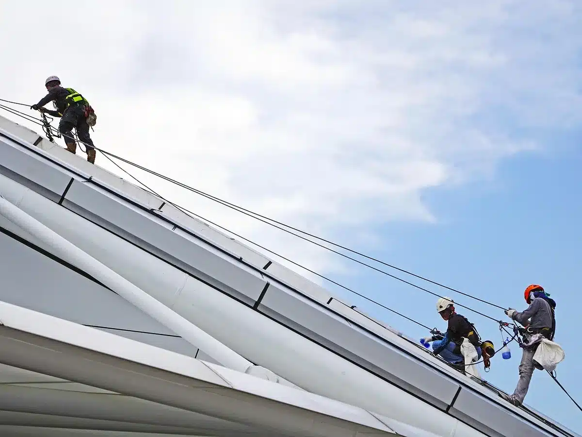 Contrôle de l'état de la structure autour d'un escalier et de la hauteur sous plafond
