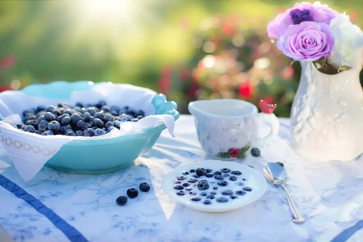 Nappe en coton résiné essuyée avec un chiffon humide