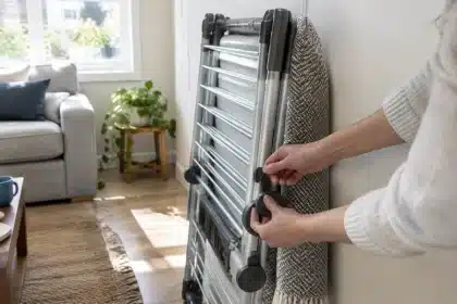 Quel est le meilleur étendoir invisible pour sécher le linge rapidement ?